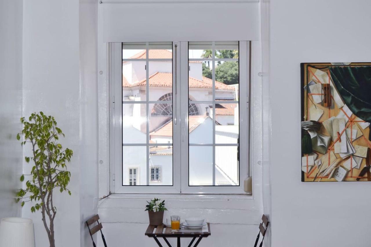 Family Apartment By The River Lisbona Esterno foto